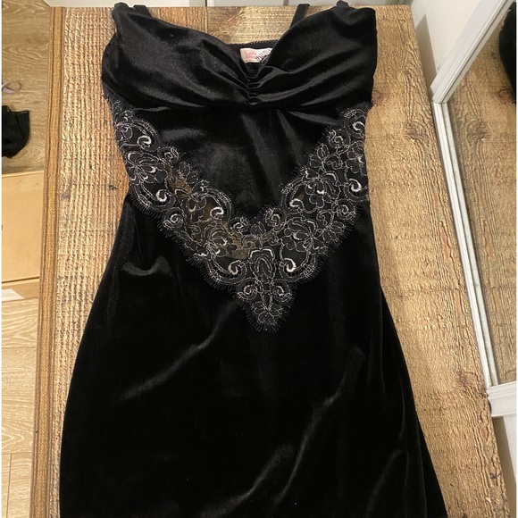 Velvet PUSH UP LINGERIE w/ silver & black lace Sz S BNWOT - SHIRLEY OF HOLLYWOOD - Picture 1 of 8